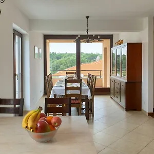 Oliva Yourcroatiaholiday Premantura